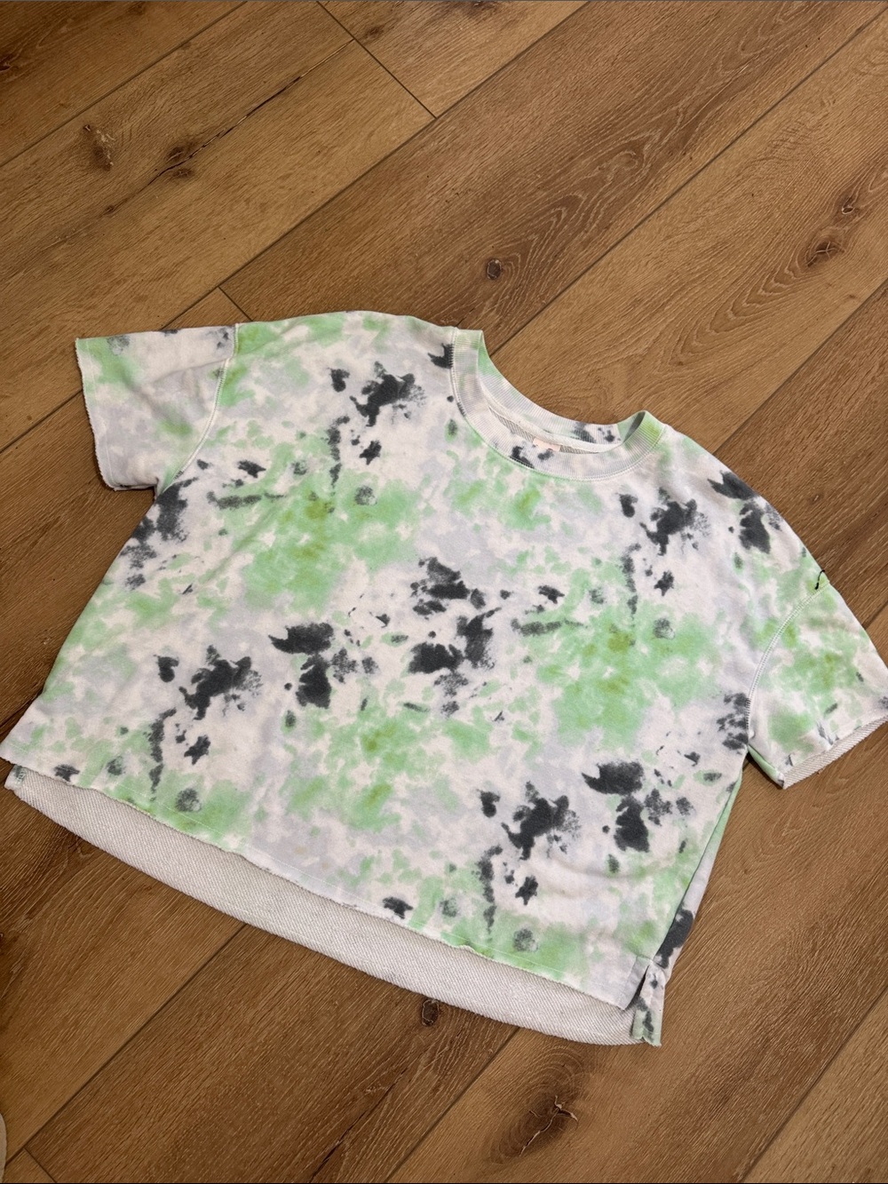 Secret Treasures Tie-Dye Short Sleeve Top - Green & Gray